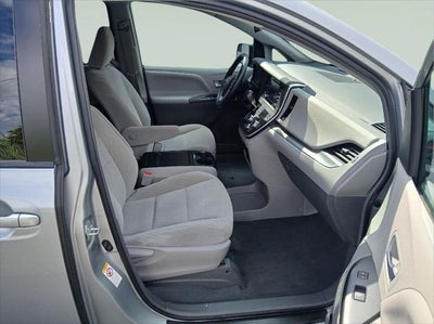 2019 Toyota Sienna LE 8-Passenger