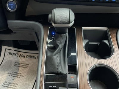 2023 Toyota Sienna XLE 8-Passenger