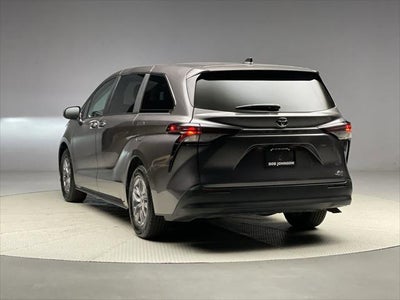 2023 Toyota Sienna XLE 8-Passenger
