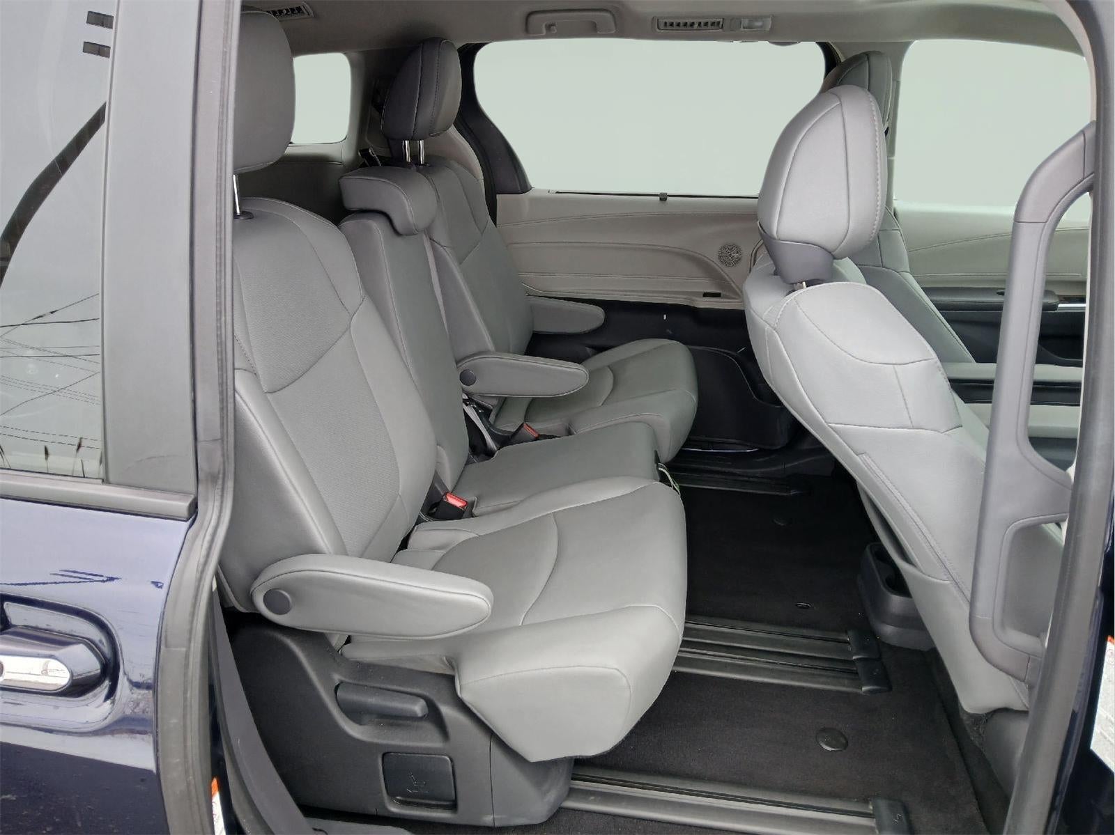 2024 Toyota SIENNA XLE MINIVAN