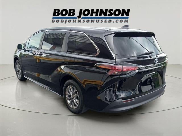 2021 Toyota Sienna XLE 7-Passenger