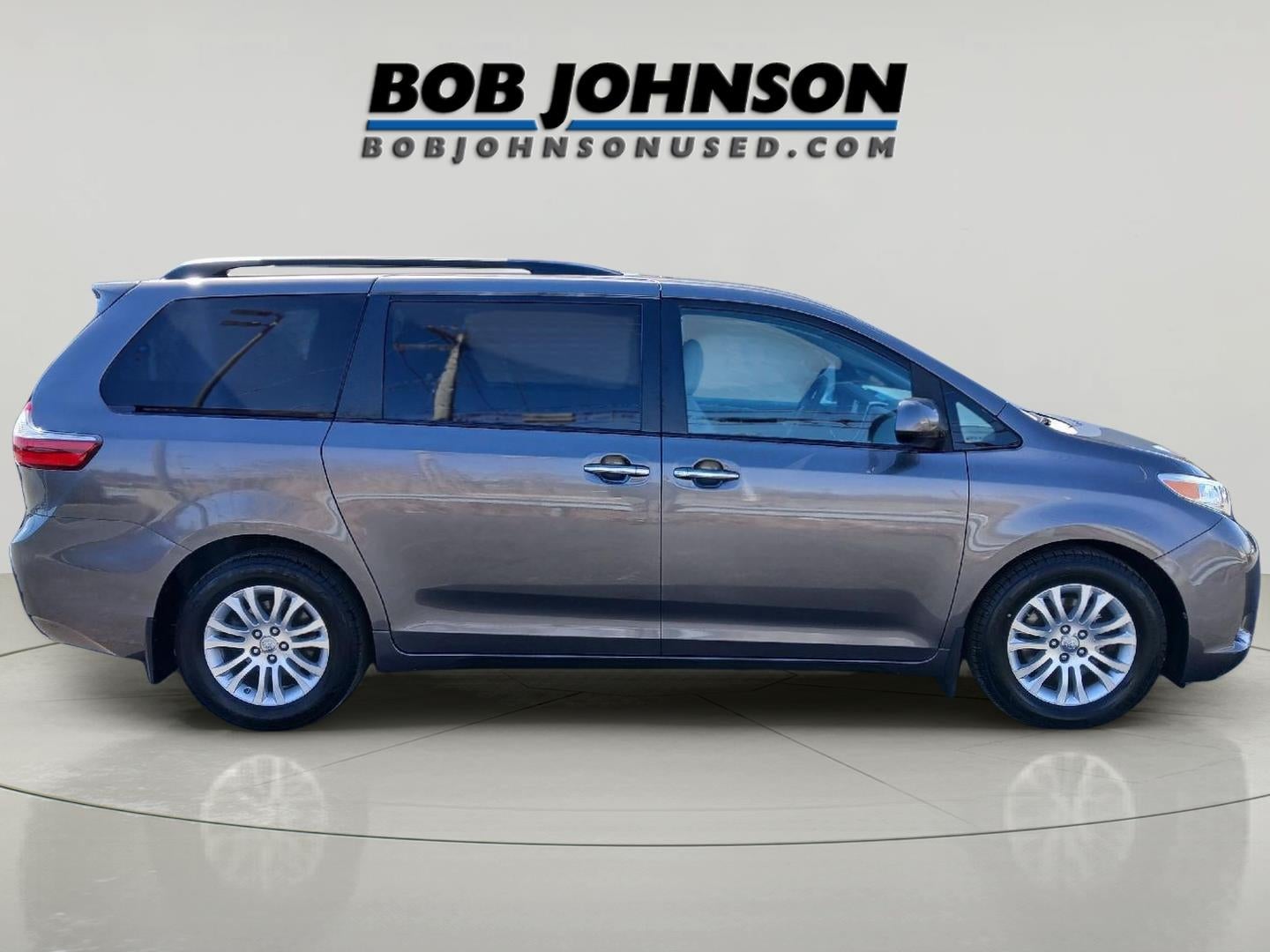 2017 Toyota Sienna XLE 8-Passenger