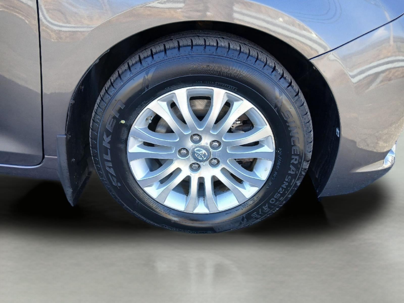 2017 Toyota Sienna XLE 8-Passenger