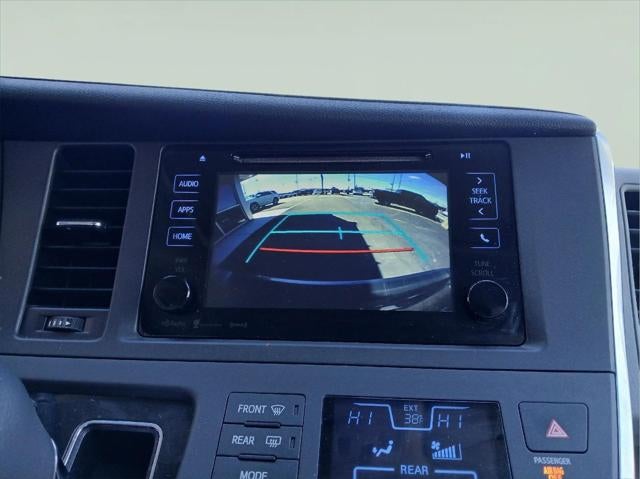 2017 Toyota SIENNA XLE 3.5L XLE 8-Passenger