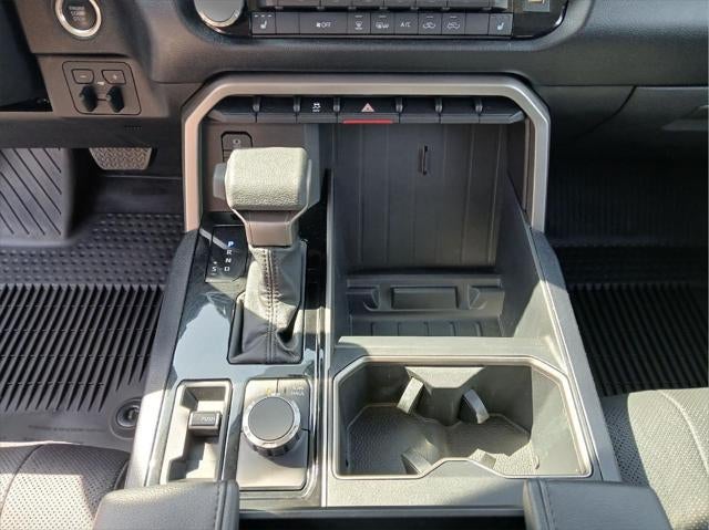 2022 Toyota TUNDRA 4X4 SR5