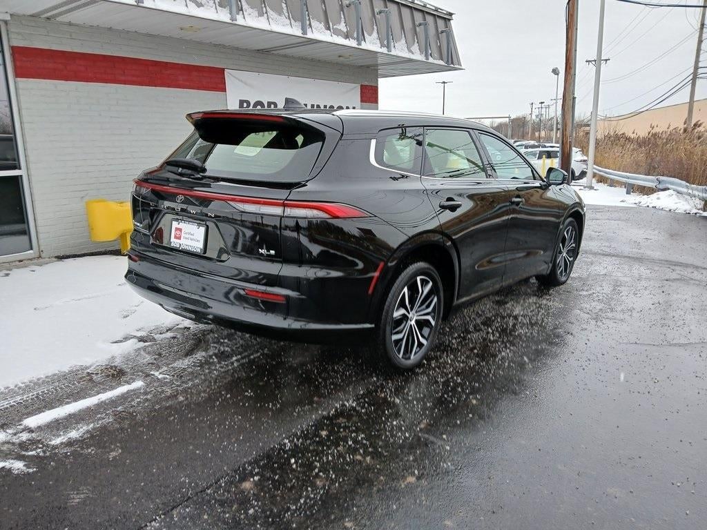 2025 Toyota CROWN SIGNIA XLE