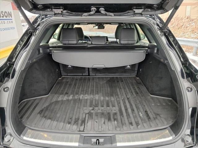 2025 Toyota CROWN SIGNIA XLE