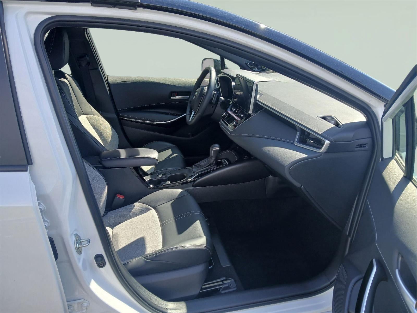 2025 Toyota Corolla Hatchback XSE