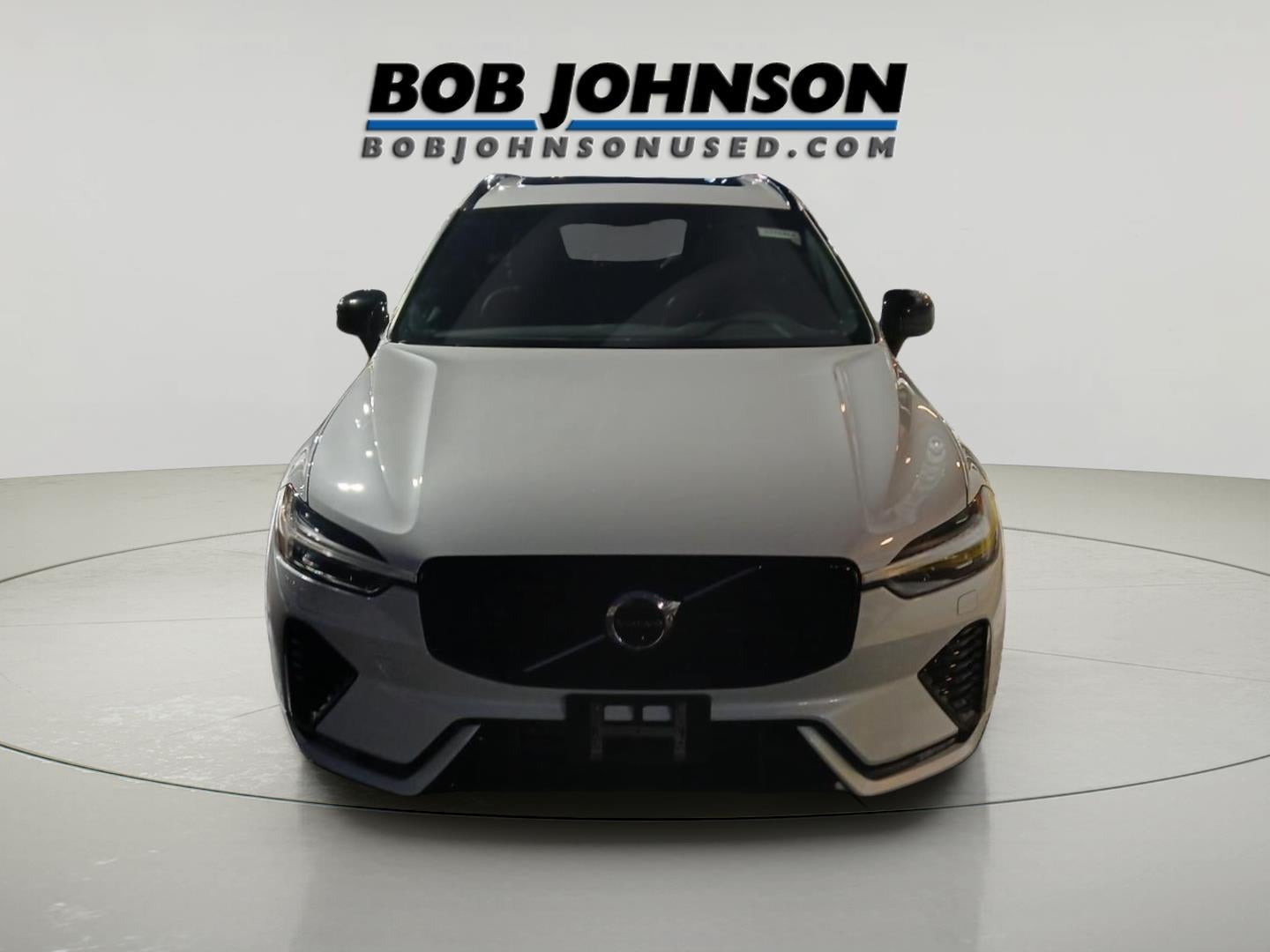 2023 Volvo XC60 Plus Dark Theme