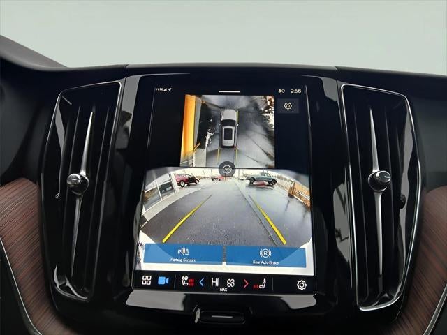 2025 Volvo XC60 Plus