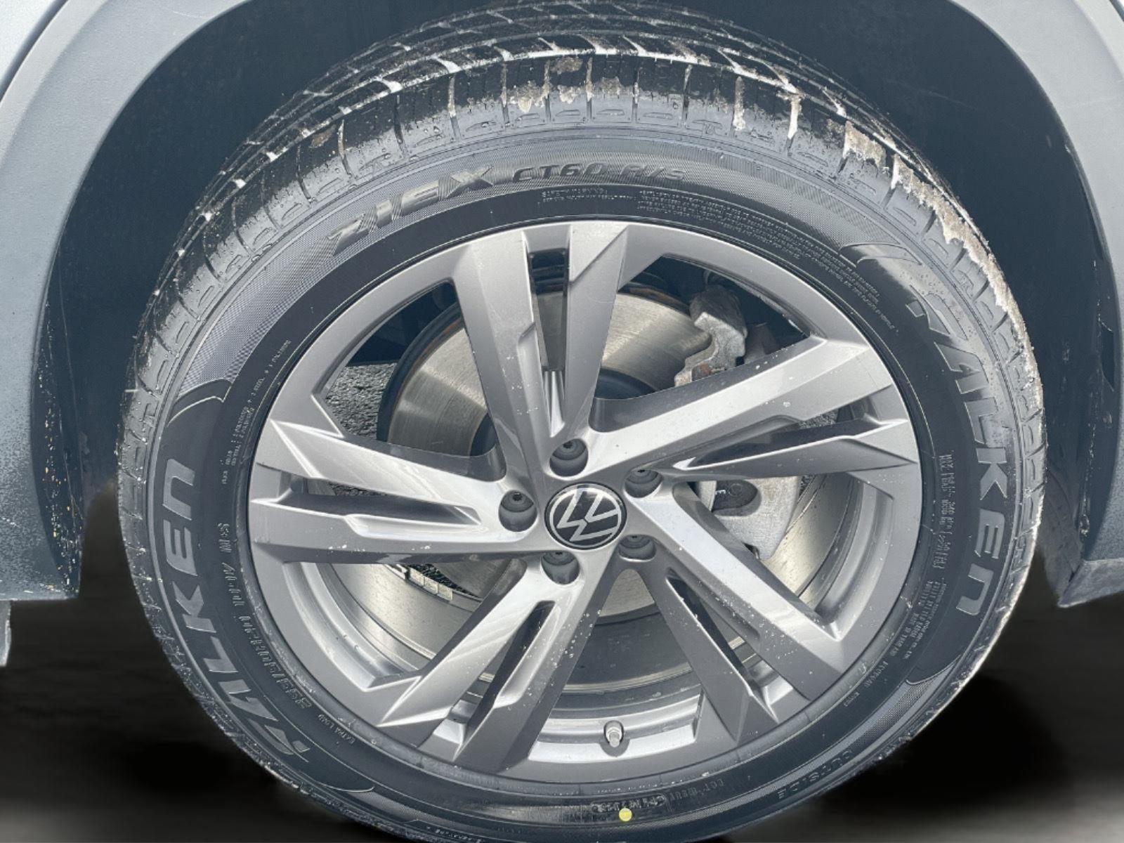 2024 Volkswagen Atlas Cross Sport 2.0T SEL R-Line