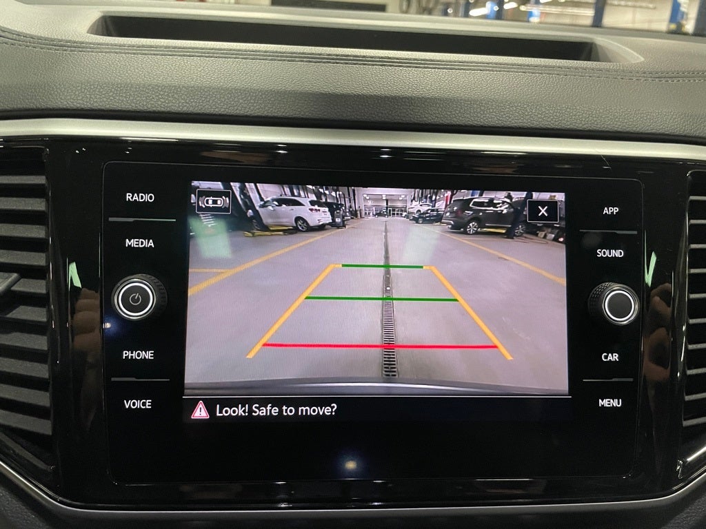 2022 Volkswagen Atlas Cross Sport 3.6L V6 SE w/Technology Certified