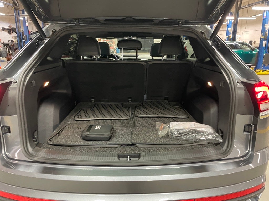 2022 Volkswagen Atlas Cross Sport 3.6L V6 SE w/Technology Certified