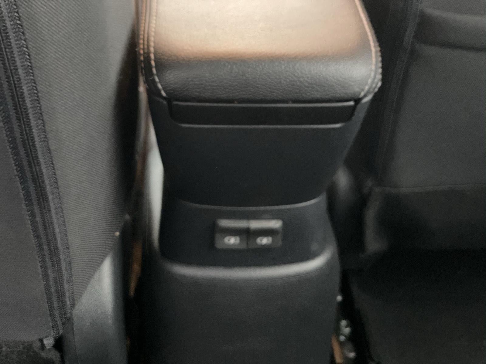 2021 Nissan Versa SR