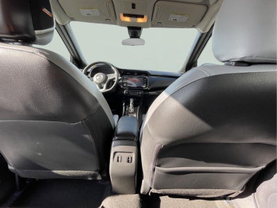 2022 Nissan Kicks SR