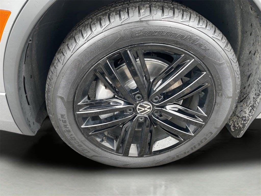 2022 Volkswagen Tiguan 2.0T SE R-Line Black