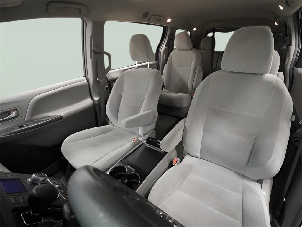 2015 Toyota Sienna LE 7 Passenger