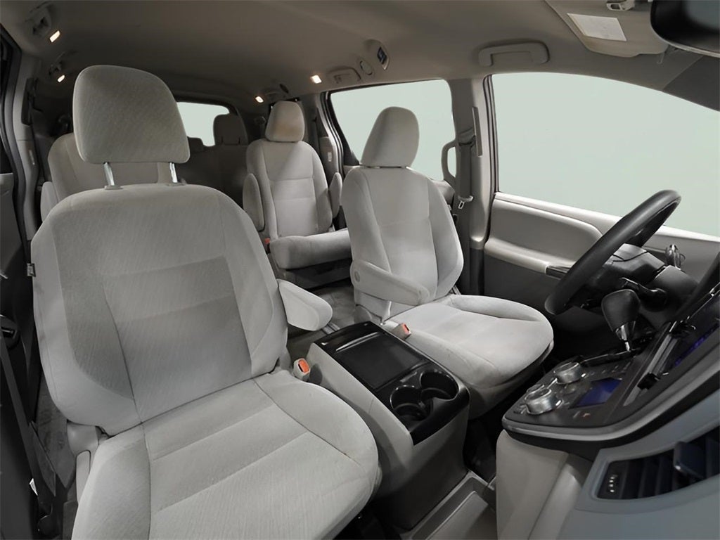 2015 Toyota Sienna LE 7 Passenger