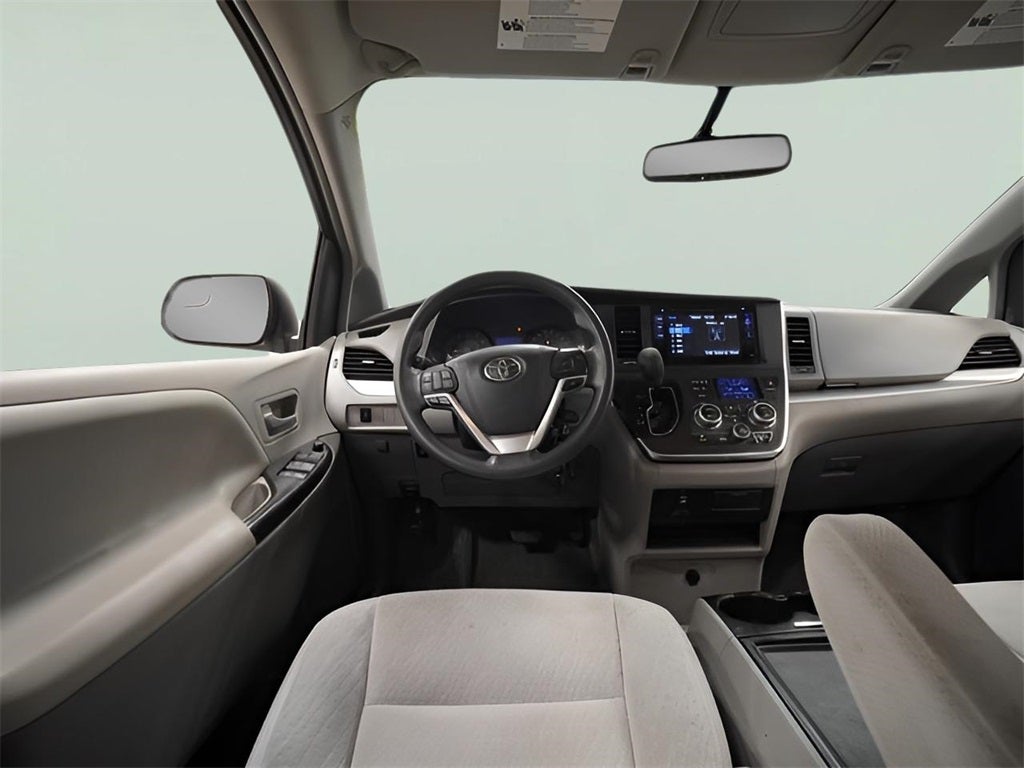 2015 Toyota Sienna LE 7 Passenger