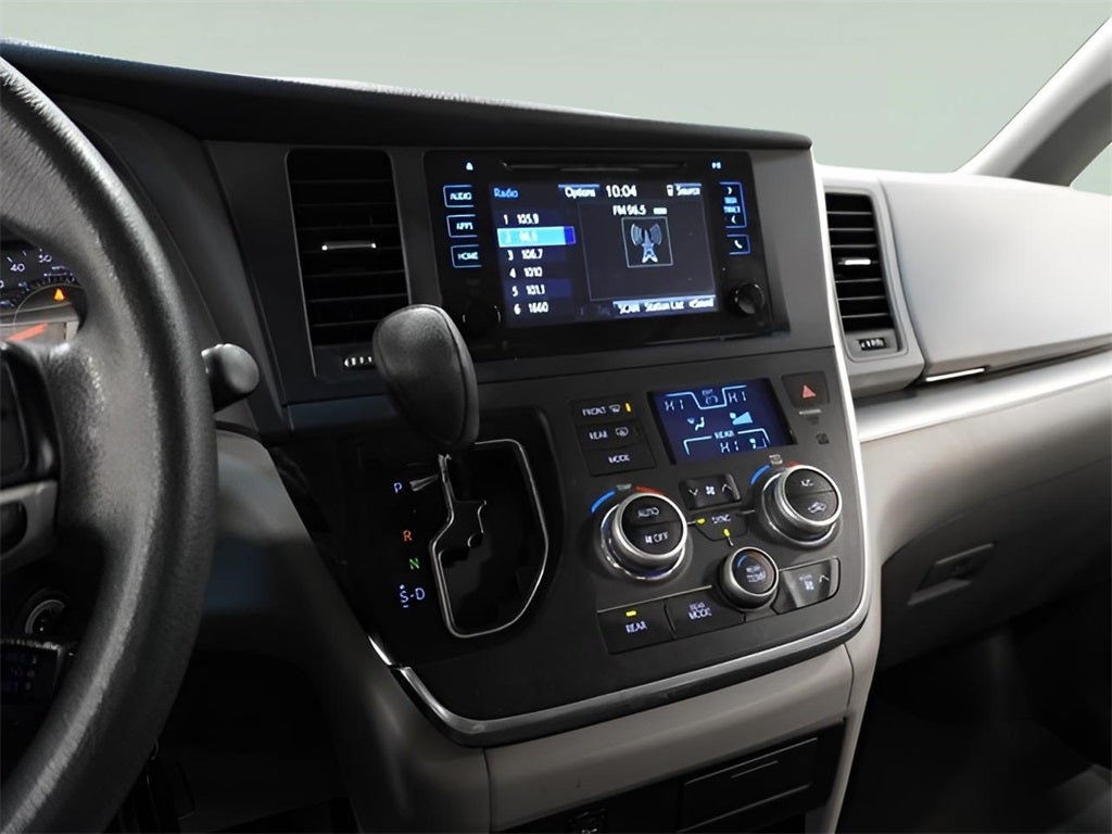 2015 Toyota Sienna LE 7 Passenger