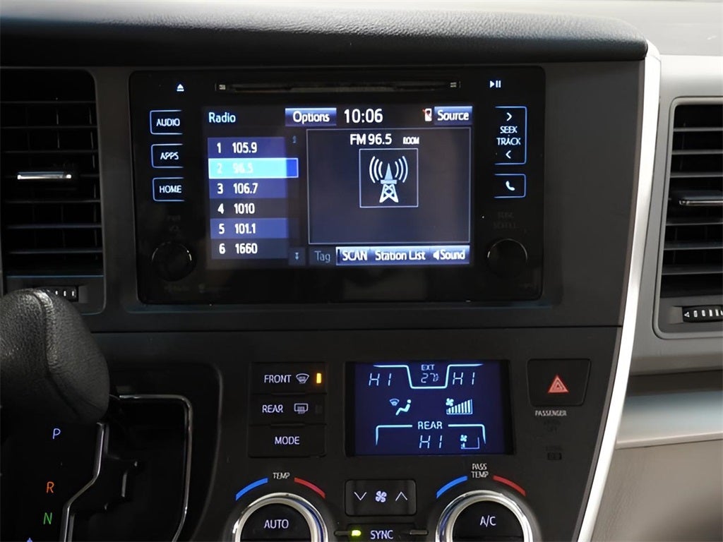 2015 Toyota Sienna LE 7 Passenger