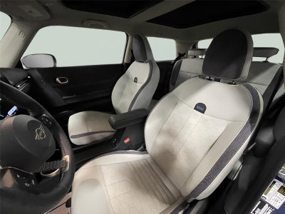 2025 MINI Cooper S Signature Plus - Certified **$2500 Rebate**