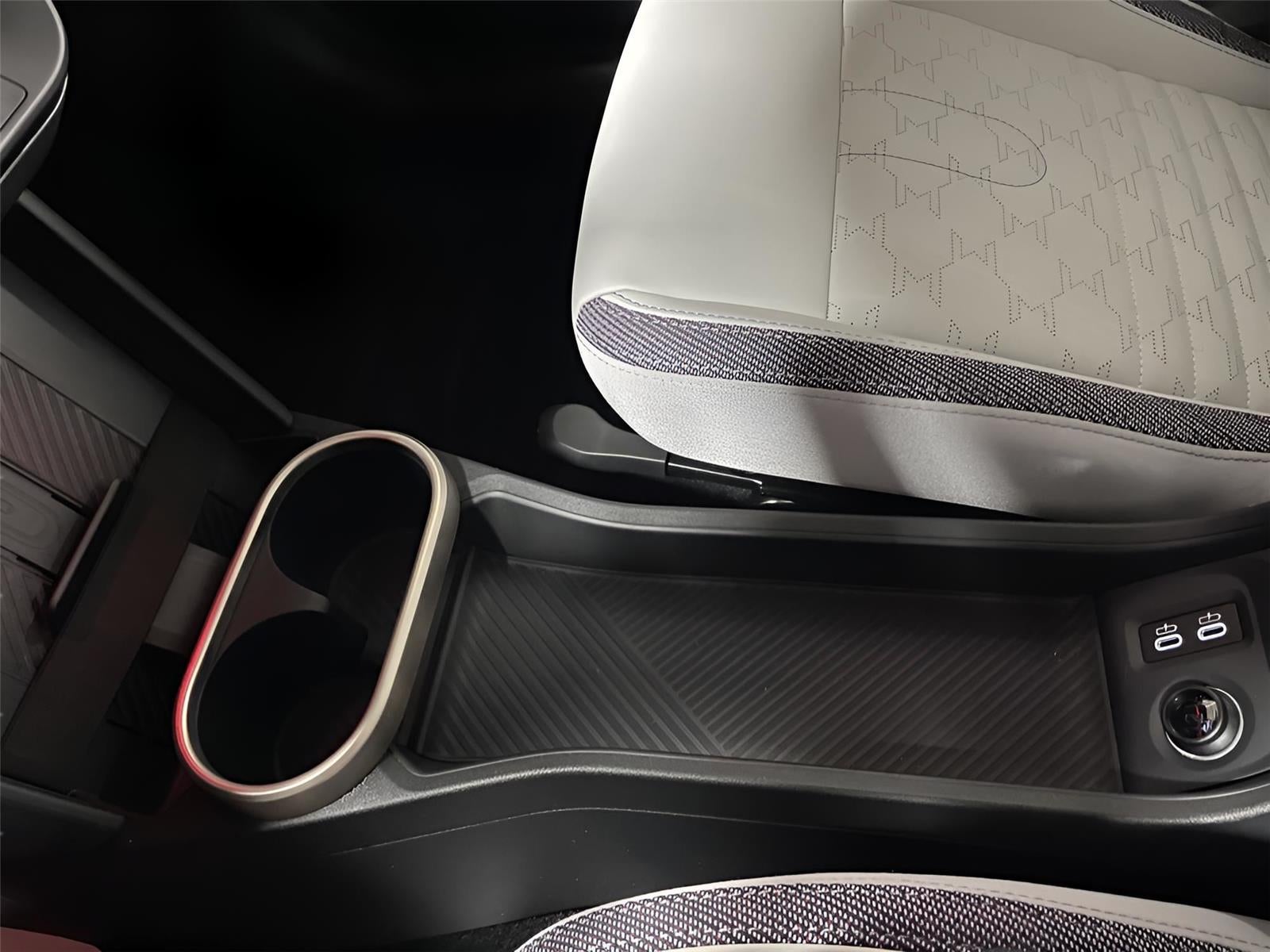 2025 MINI Cooper S Signature Plus - Certified **$2500 Rebate**