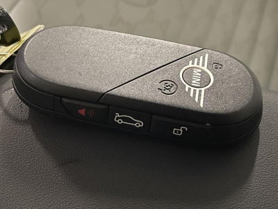 2025 MINI Cooper S Signature Plus - Certified **$2500 Rebate**