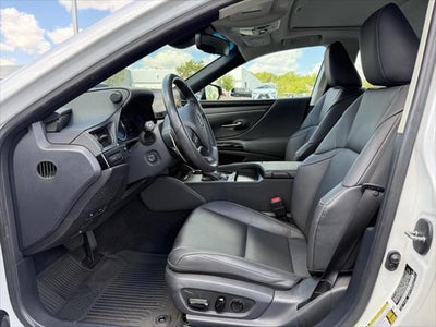 2024 Lexus ES 300h 