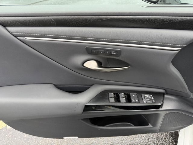 2024 Lexus ES 300h 300h