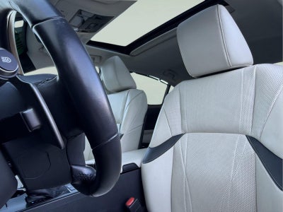 2023 Lexus ES 300h ULTRA LUXURY