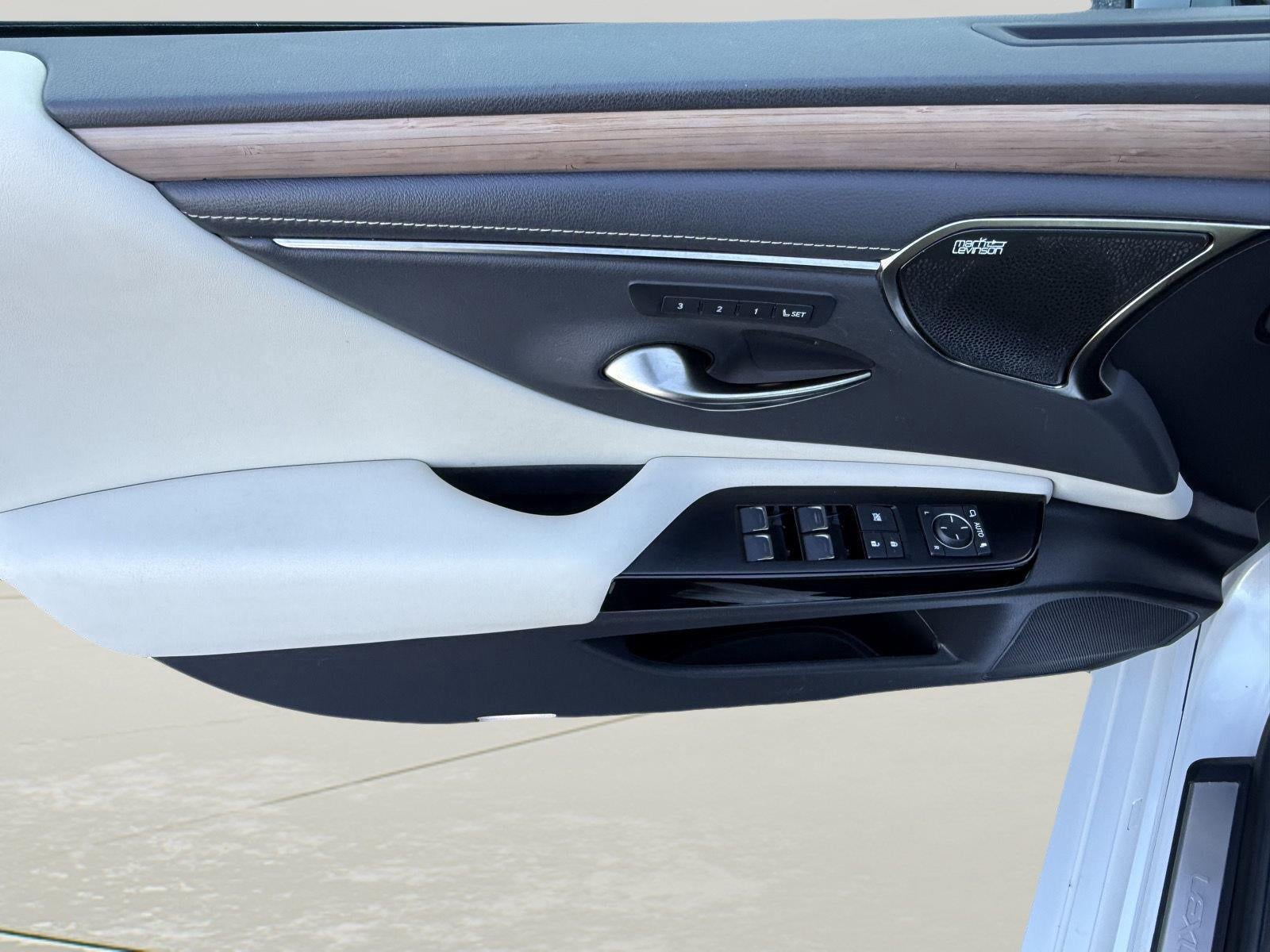 2023 Lexus ES 300h ULTRA LUXURY