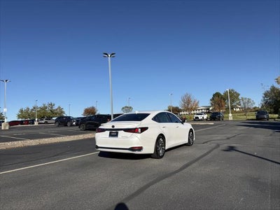 2023 Lexus ES 300h ULTRA LUXURY
