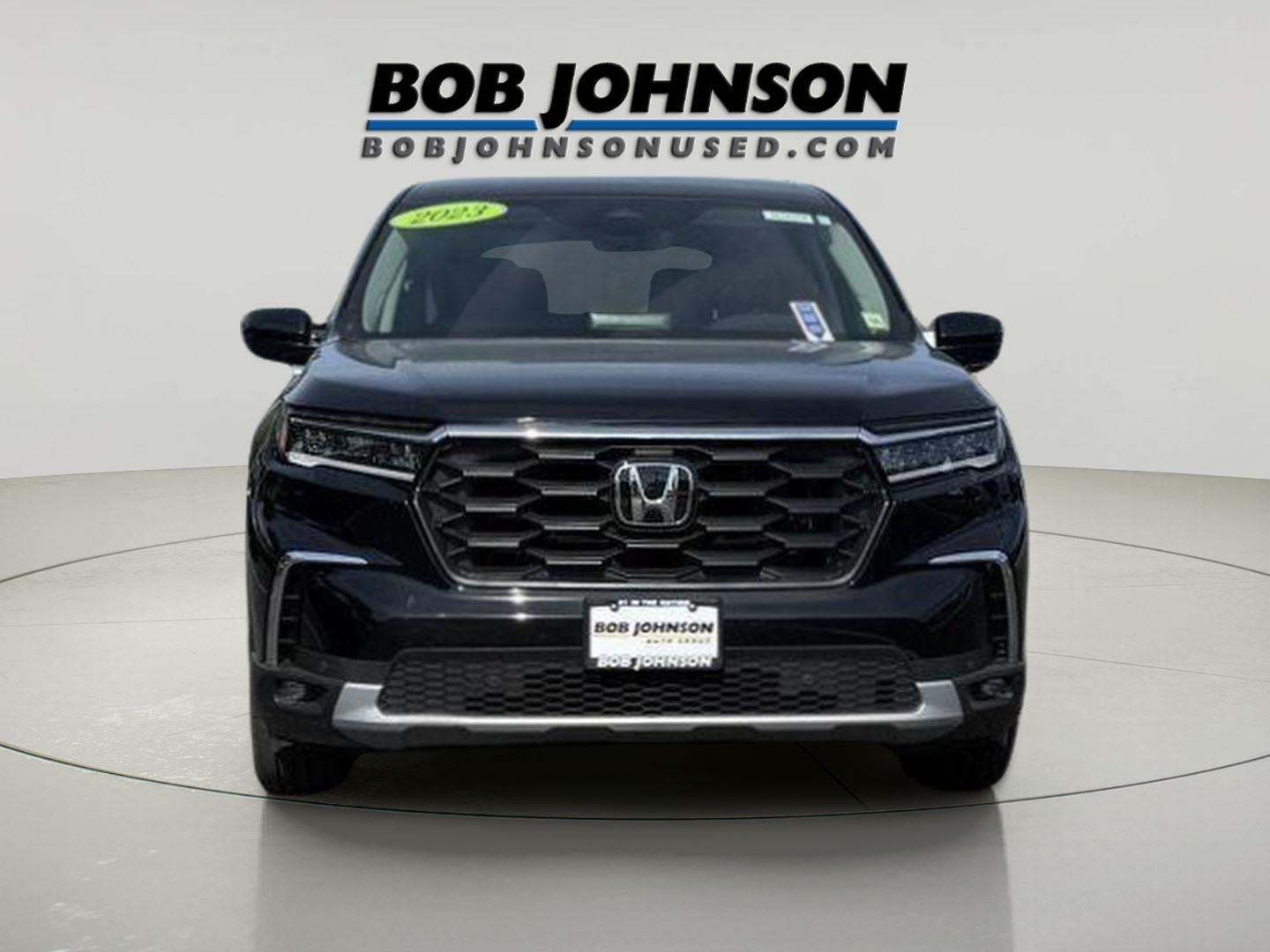 2023 Honda Pilot EX-L w/Rear Captain's Chairs