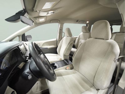 2018 Toyota Sienna LE Auto Access Seat
