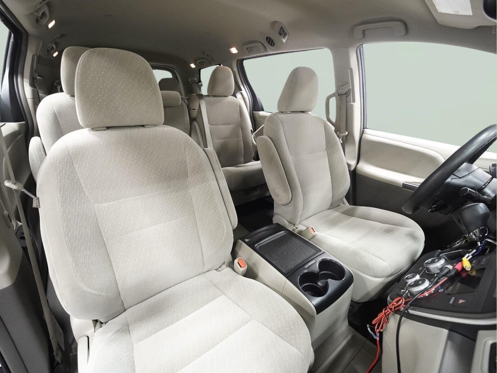 2018 Toyota Sienna LE Auto Access Seat