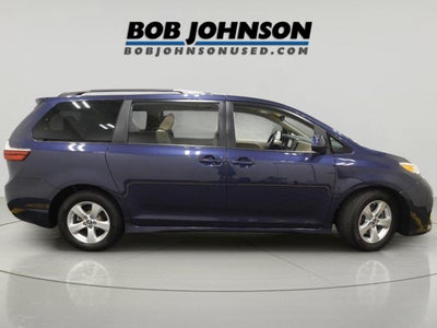 2018 Toyota Sienna LE Auto Access Seat