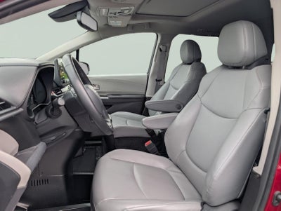 2022 Toyota Sienna XLE 8-Passenger