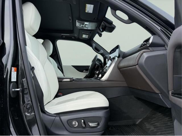 2025 Lexus LX 600 LUXURY