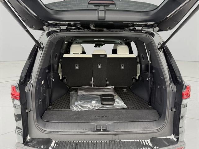 2025 Lexus LX 600 LUXURY