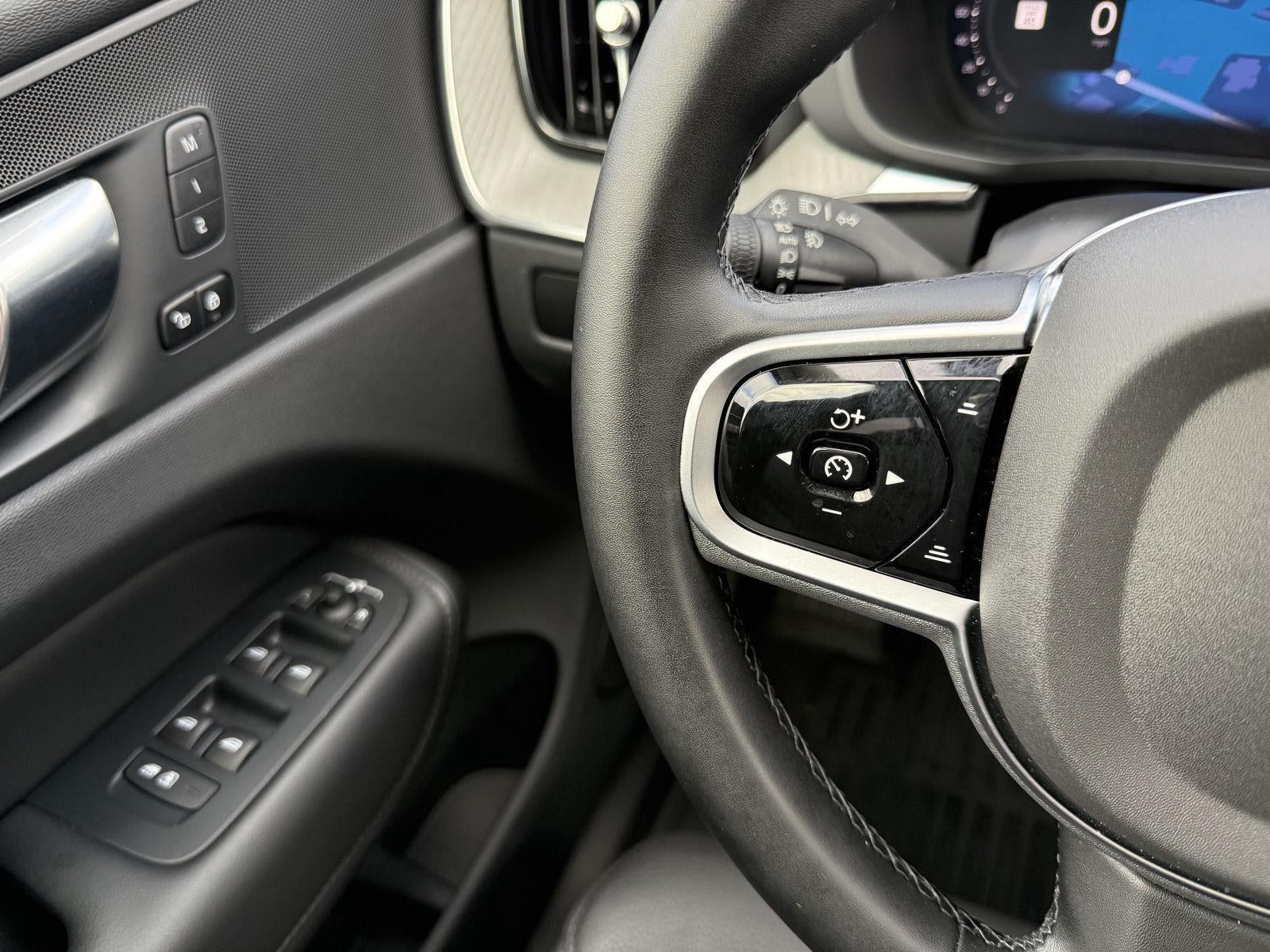 2025 Volvo XC60 SUV