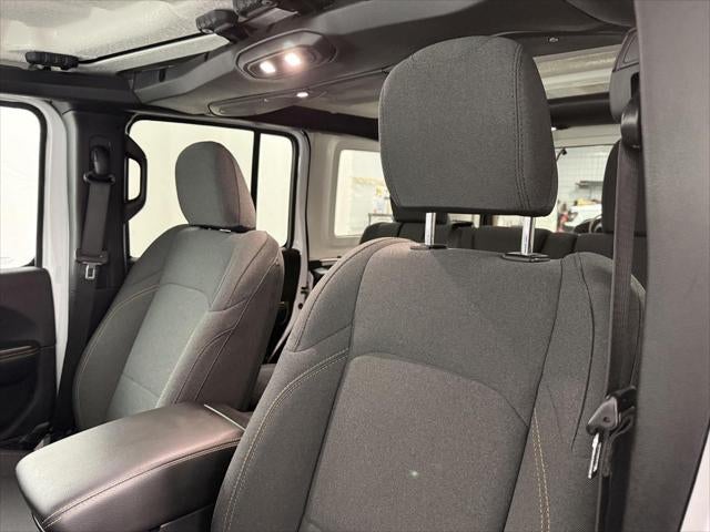 2024 Jeep Wrangler 4-Door Sahara