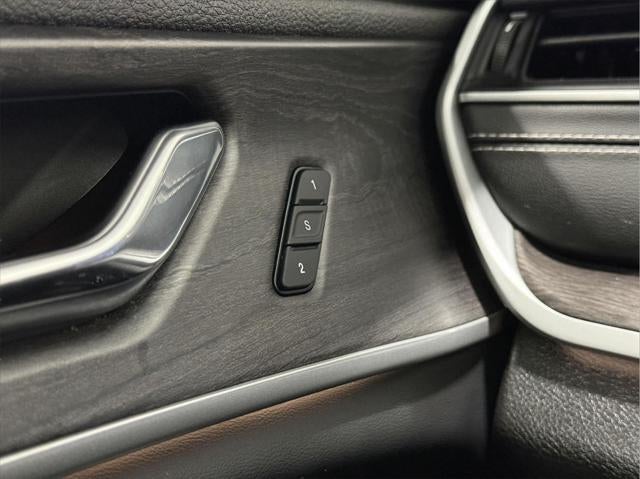 2025 Jeep Grand Cherokee L Limited 4x4