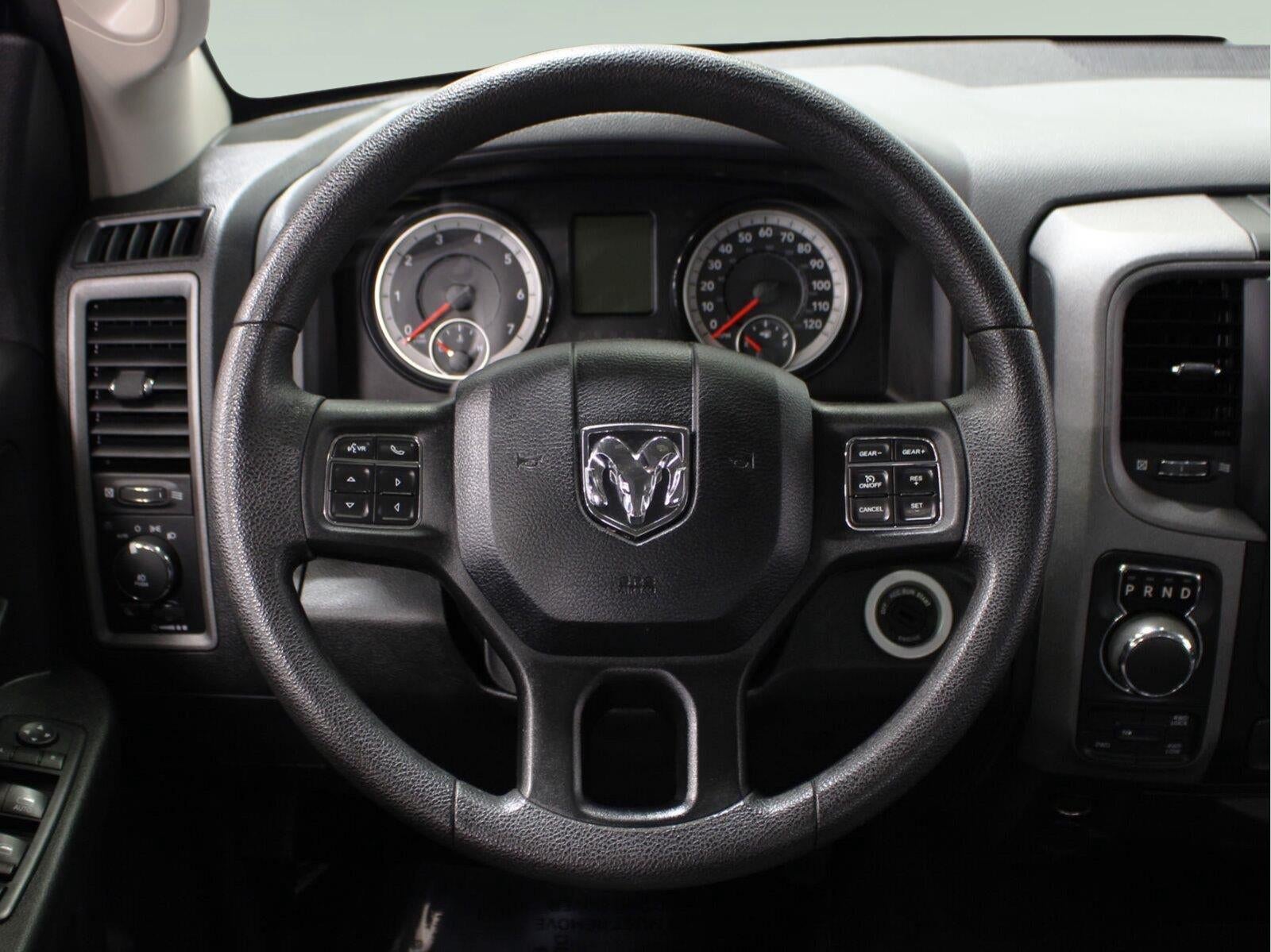 2017 RAM 1500 Express Crew Cab 4x4 5'7' Box