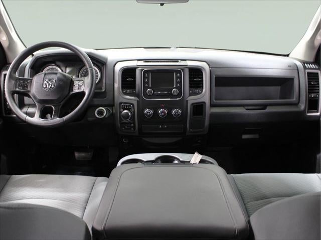 2017 RAM 1500 Express Crew Cab 4x4 5'7' Box