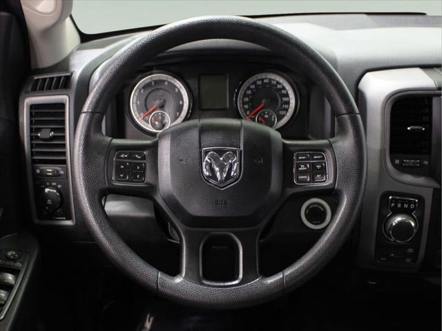 2017 RAM 1500 Express Crew Cab 4x4 5'7' Box