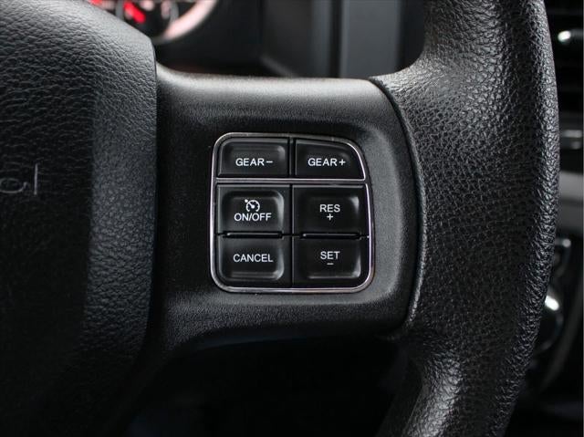 2017 RAM 1500 Express Crew Cab 4x4 5'7' Box