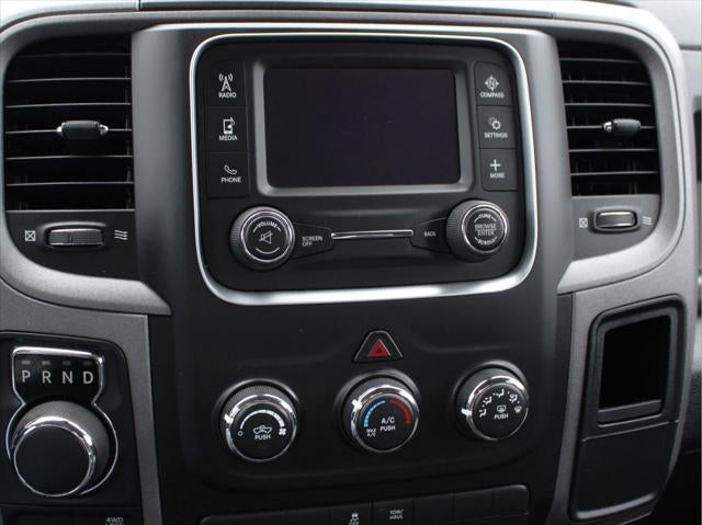 2017 RAM 1500 Express Crew Cab 4x4 5'7' Box