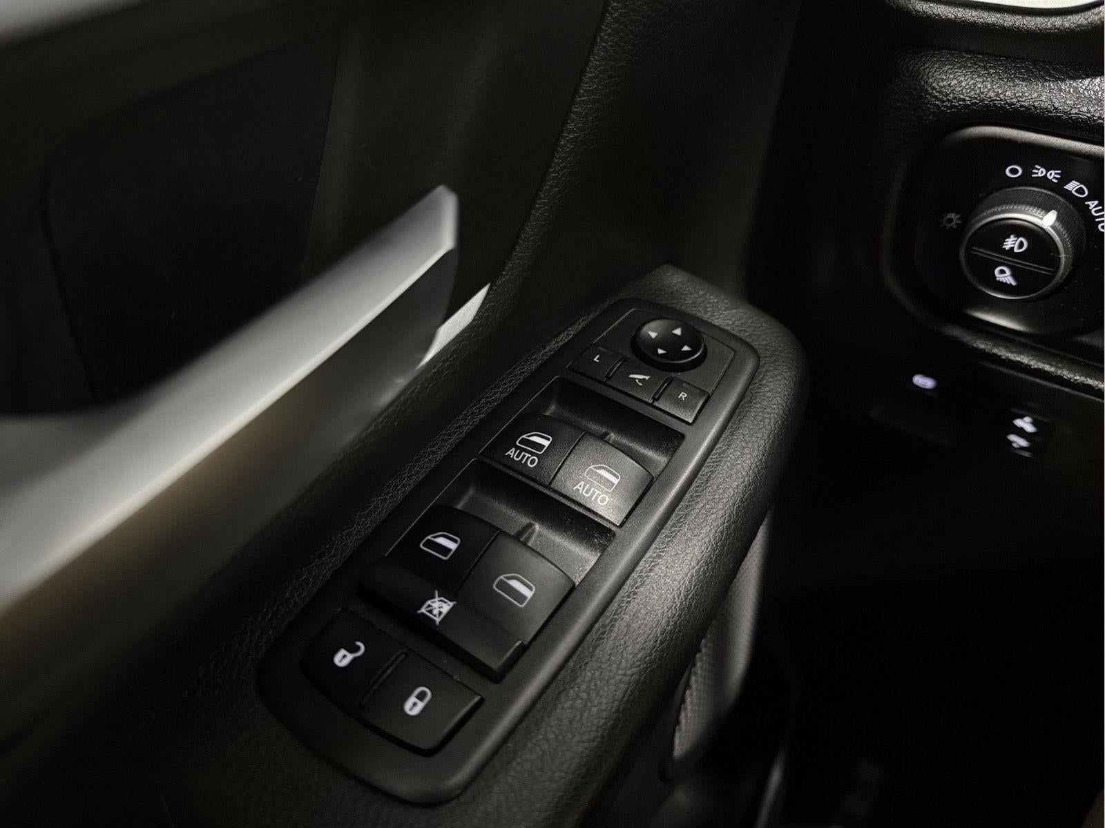 2019 RAM 1500 Big Horn/Lone Star Crew Cab 4x4 5'7' Box