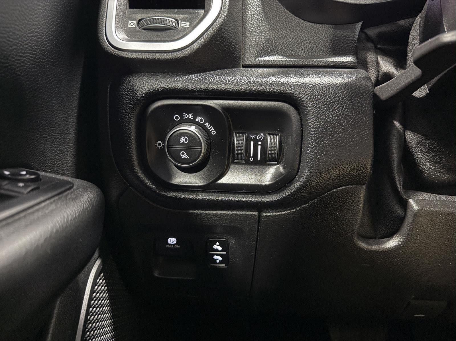 2019 RAM 1500 Big Horn/Lone Star Crew Cab 4x4 5'7' Box